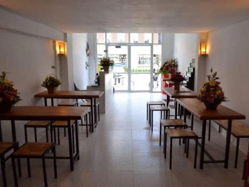 One Stop Hostel Phnom-Penh Buitenkant foto