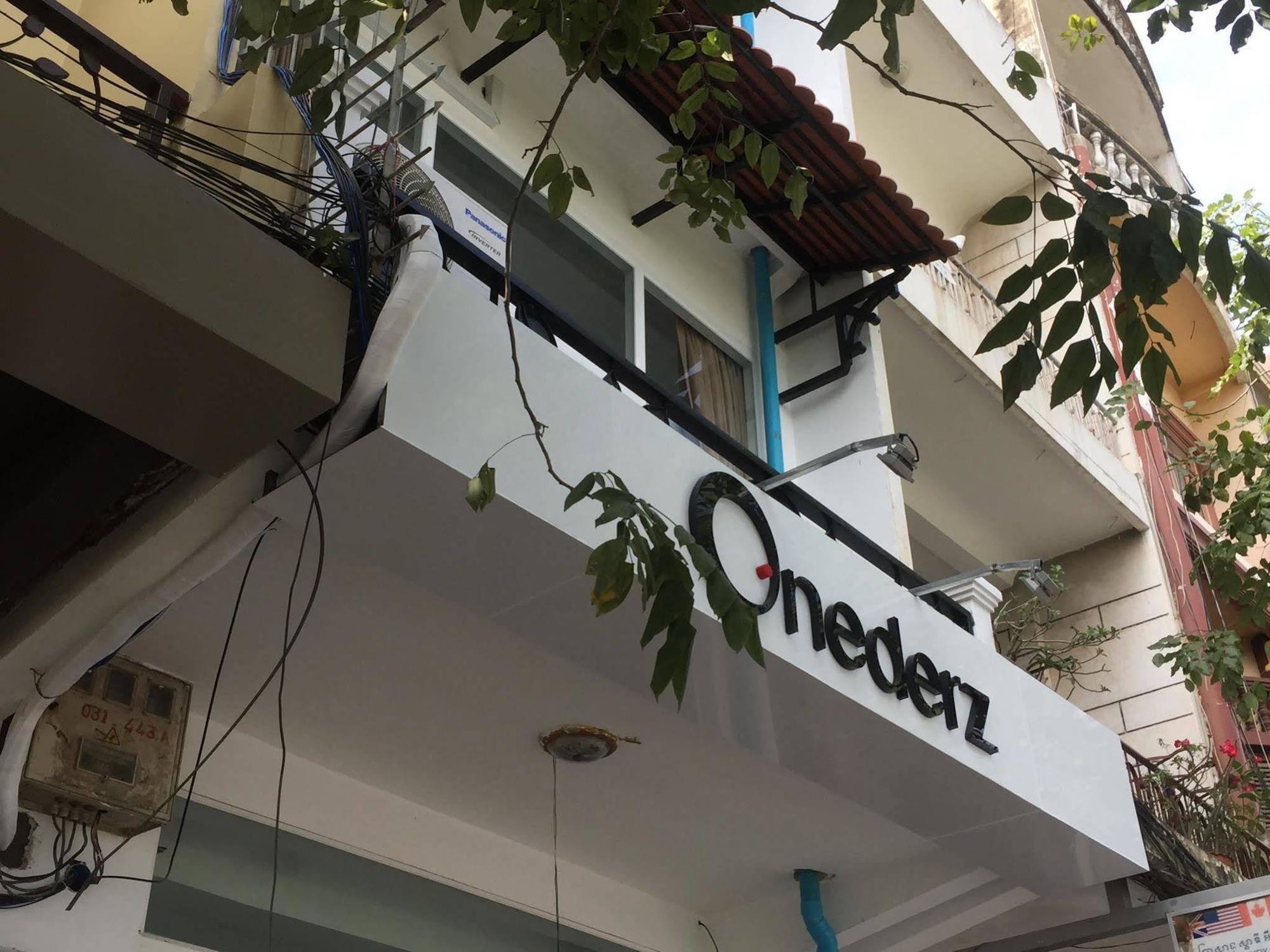 One Stop Hostel Phnom-Penh Buitenkant foto