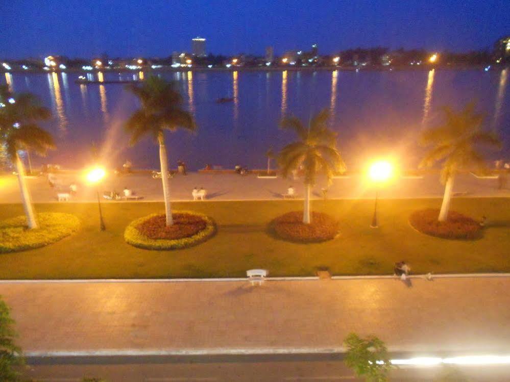 One Stop Hostel Phnom-Penh Buitenkant foto