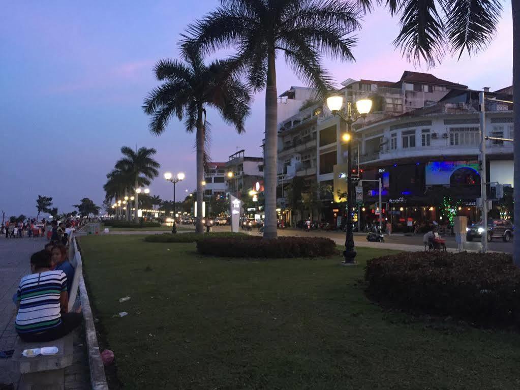 One Stop Hostel Phnom-Penh Buitenkant foto